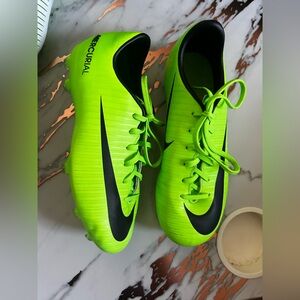 Kids soccer cleats